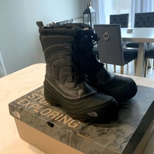 Boys - The North Face Alpenglow IV snow boot